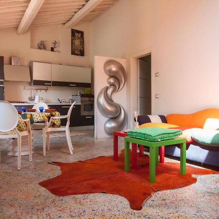 Ferienwohnung Pollock Attic In Historic City Center Lucca Exterior foto